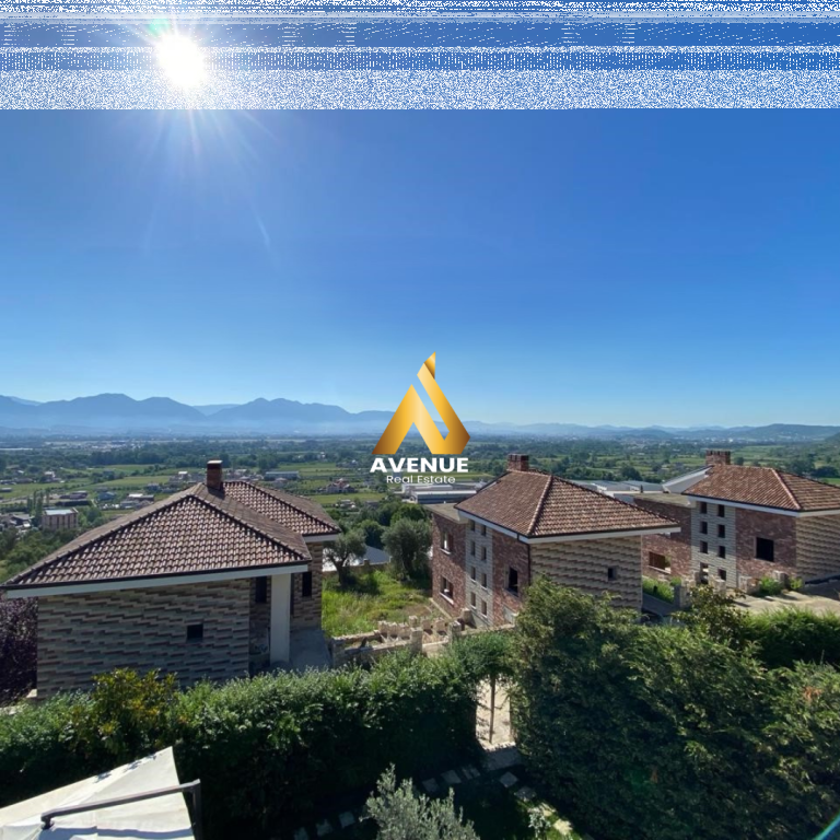 🔹 Shitet Vilë Luksoze me Pishinë në Prezë – Në Kompleks Vilash Ekskluziv