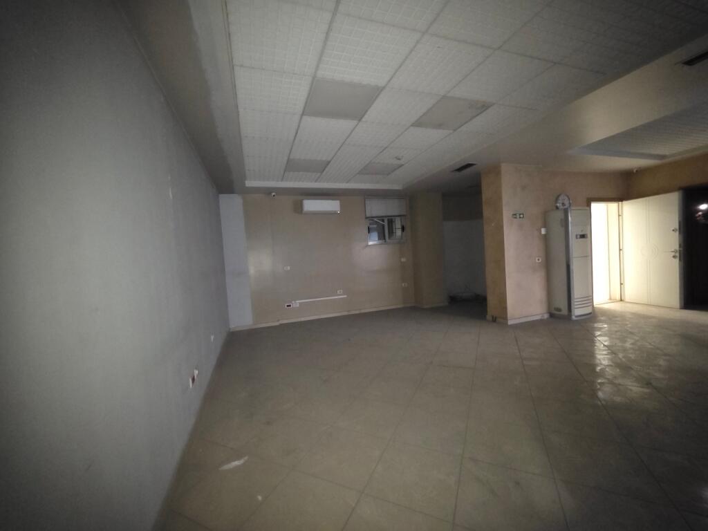 Jepet me qira ambient 336m2