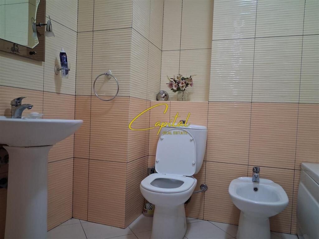 APARTAMENT ME QERA 1+1 QENDER 70.000 LEKE