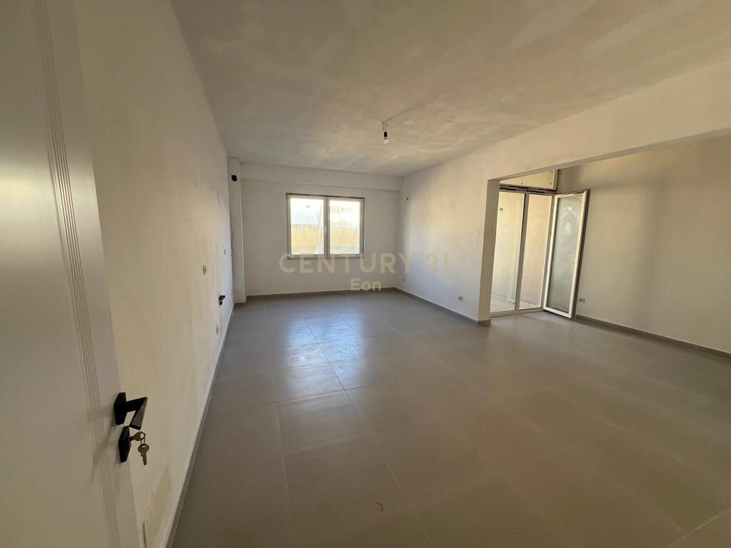 Apartament 1+1 në Shitje në Golem!