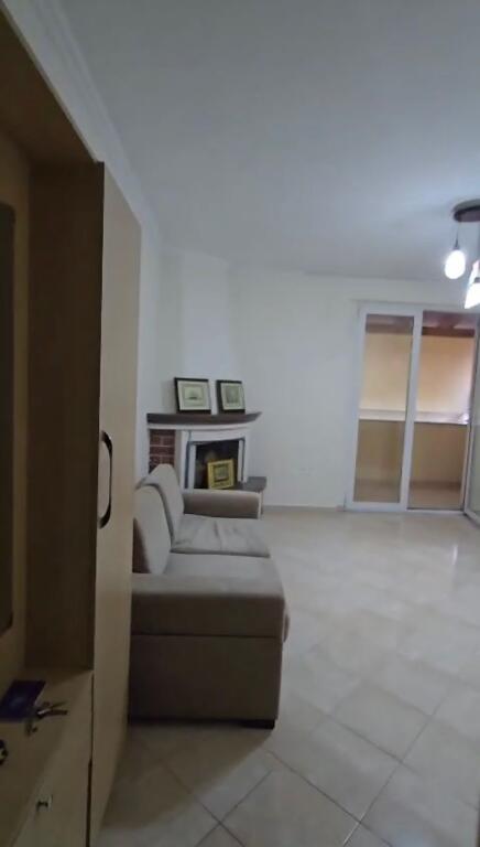 Apartament 2+1 me qera Komuna e Parisit