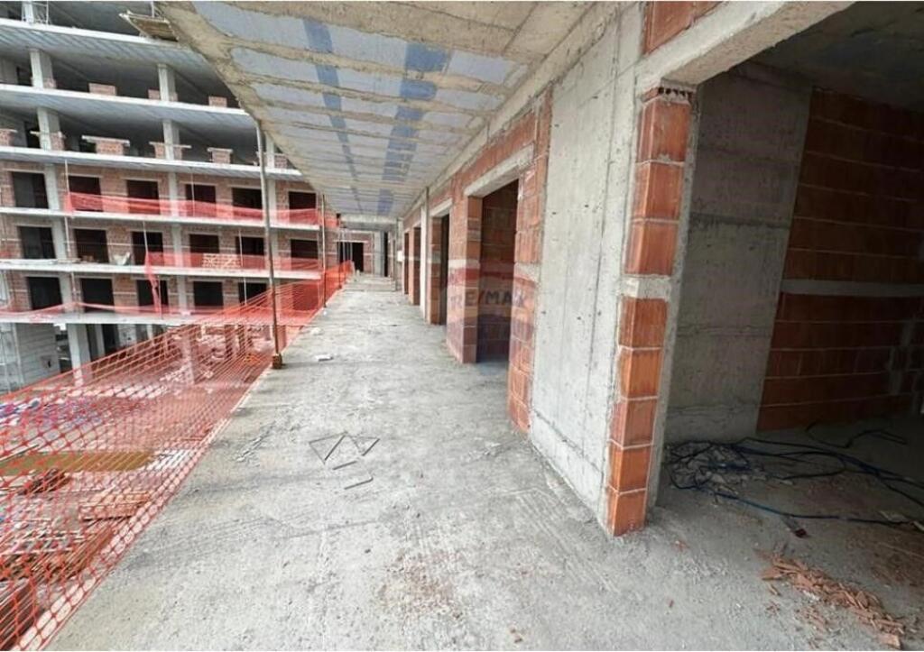 Apartament - Për Shitje - Ish Fusha e Aviacionit, Tiranë (ID: 530191031-717)