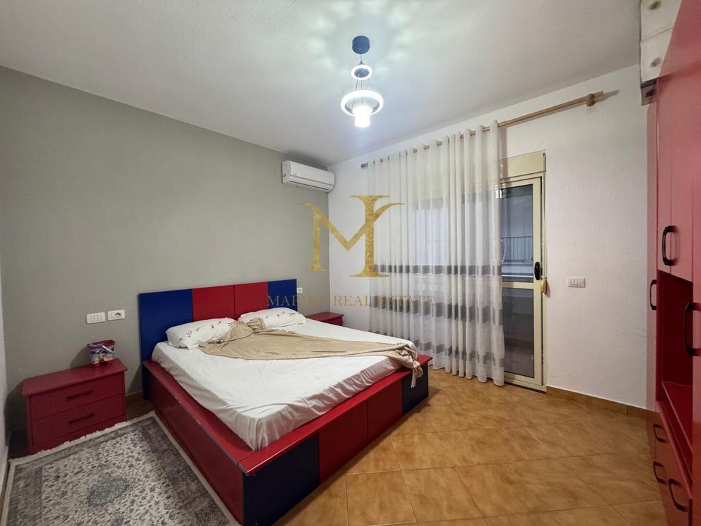 Shitet apartament 1+1, 2 balkoni, në Shkëmbi e Kavajës, Durrës
