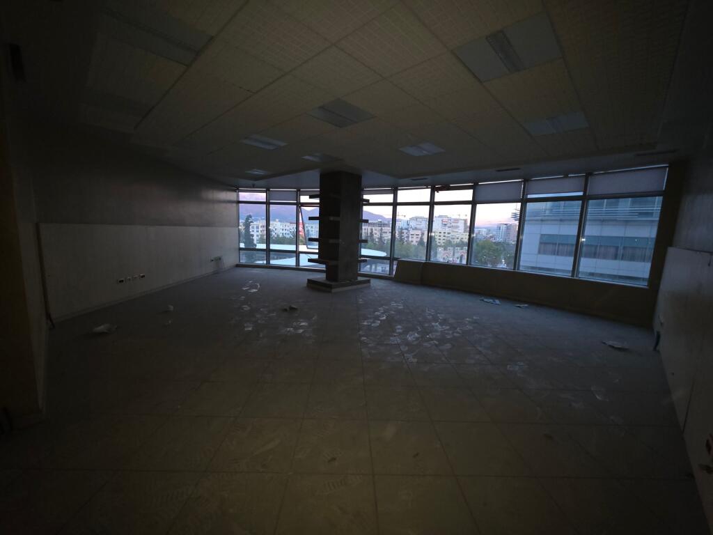 Jepet me qira ambient 336m2