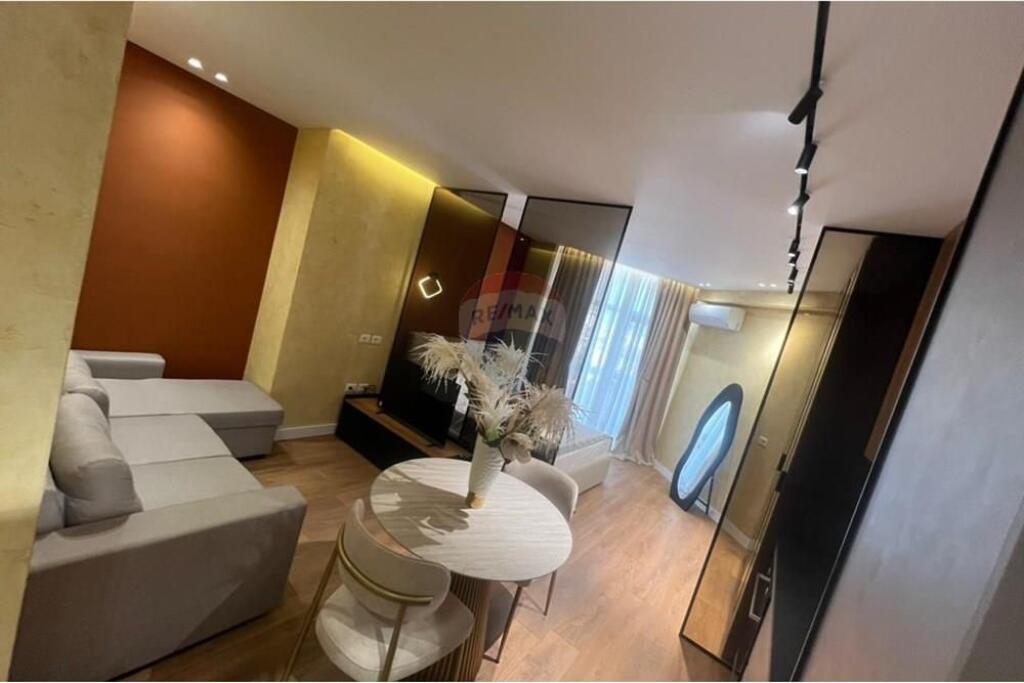 Super Studio Apartament per shitje në Qendër!