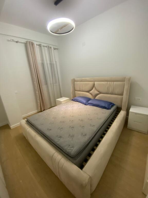 Jepet me qera 2+1 mobiluar ashensor te hotel Sokrati 799 eu