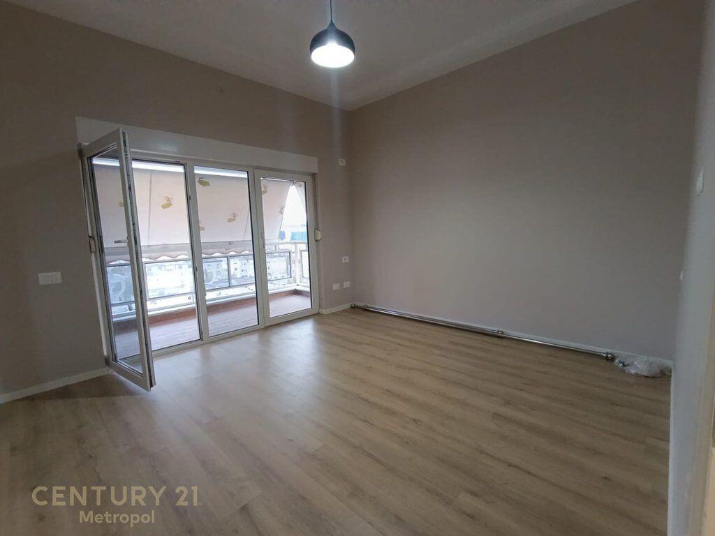 APARTAMENT PER SHITJE 2+1 PRANE KOMPLEKSIT KOLOMBO - OXHAKU!