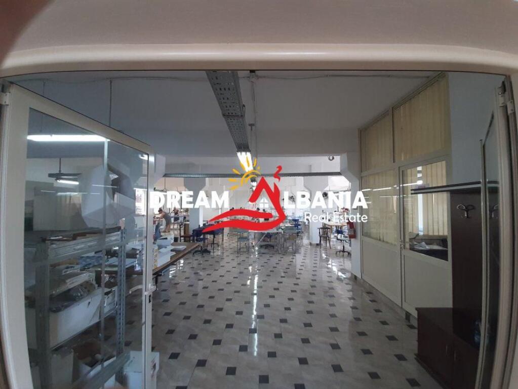 Magazine me qera , Siri Kodra ( ID 4281299)