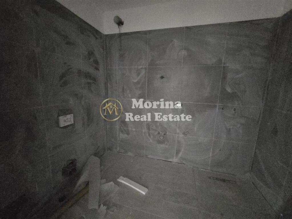 Shitet, Apartament 1+1, ne Laprake, te Kompleksi Aura, 126000 Euro.