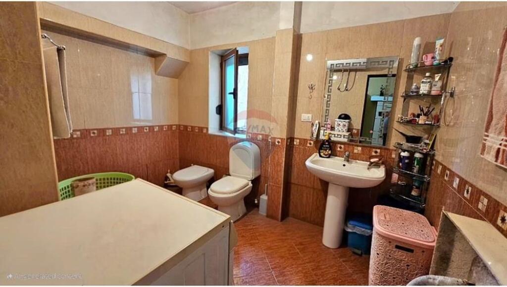 Apartament - Për Shitje - Rruga Sitki Çiço, Tiranë (ID: 530201017-608)