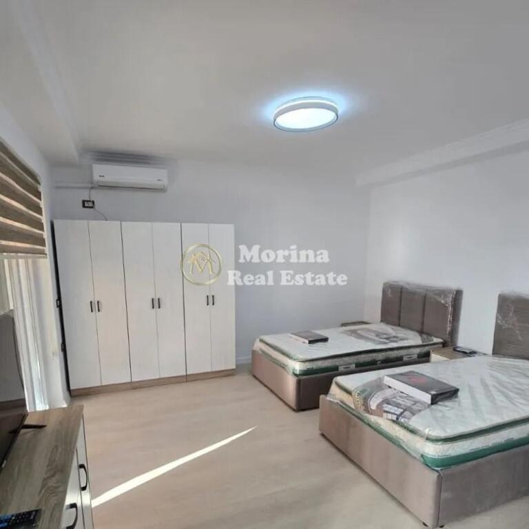 Rent, Studio, Center, 550 Euro/Month.