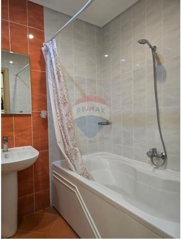 Apartament per qera 2+1+2 tek Kopshti Zoologjik 750 euro