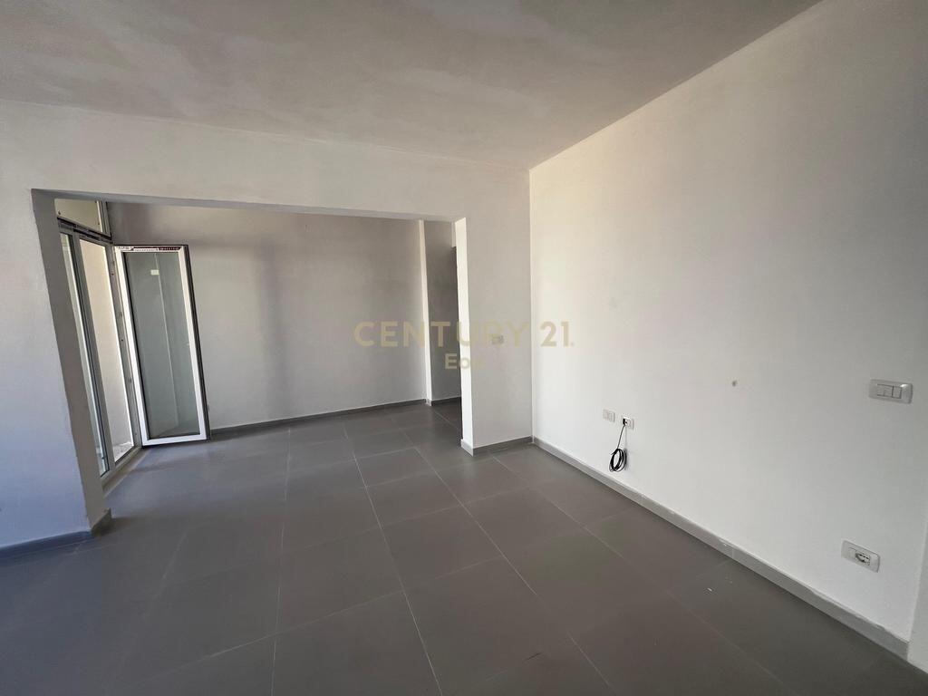 Apartament 1+1 në Shitje në Golem!
