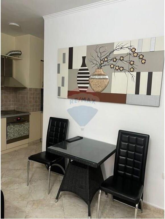 Garsoniere per qira Rruga e Barrikadave !