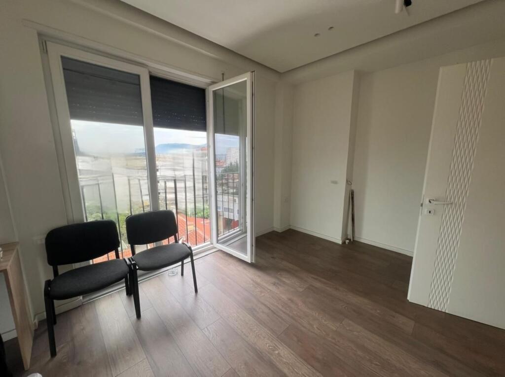🏡 Shitet apartament 3+1 te 21 Dhjetori