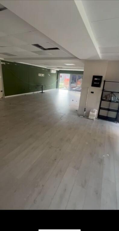 SHOP FOR RENT 82 M2 ELBASAN STREET 1,500 EURO