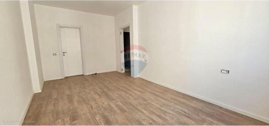 Shitet apartament 2+1 ne Laprak!