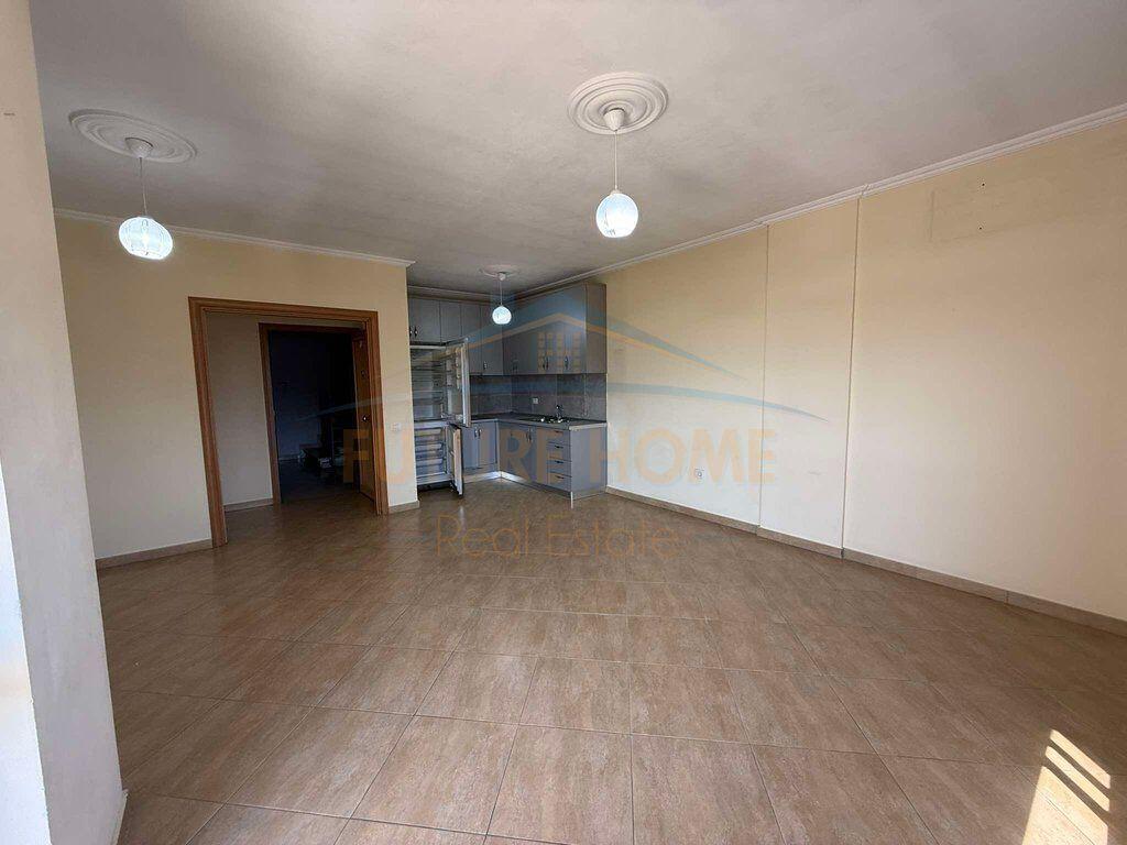 Apartament me Qera 2+1 , Kamez . Cmimi 350 EURO