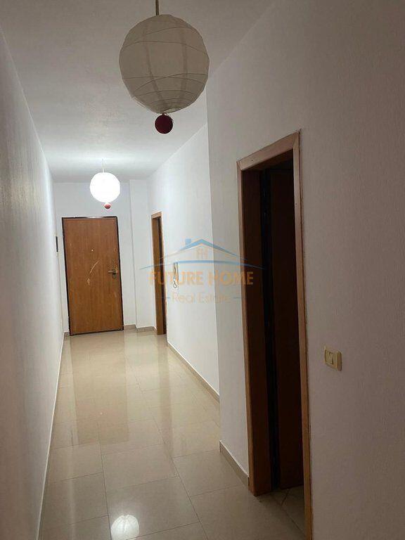 Qera,Apartament 2+1 tek Komuna e Parisit!