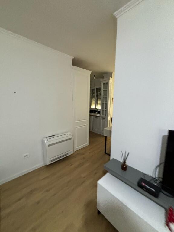 1+1 me Qera tek Komuna e Parisit