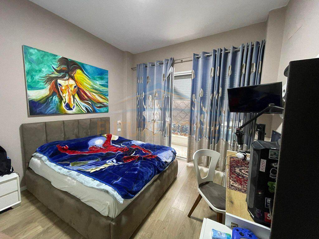 Shitet apartament 2+1 Kopshti Zoologjik Tiran