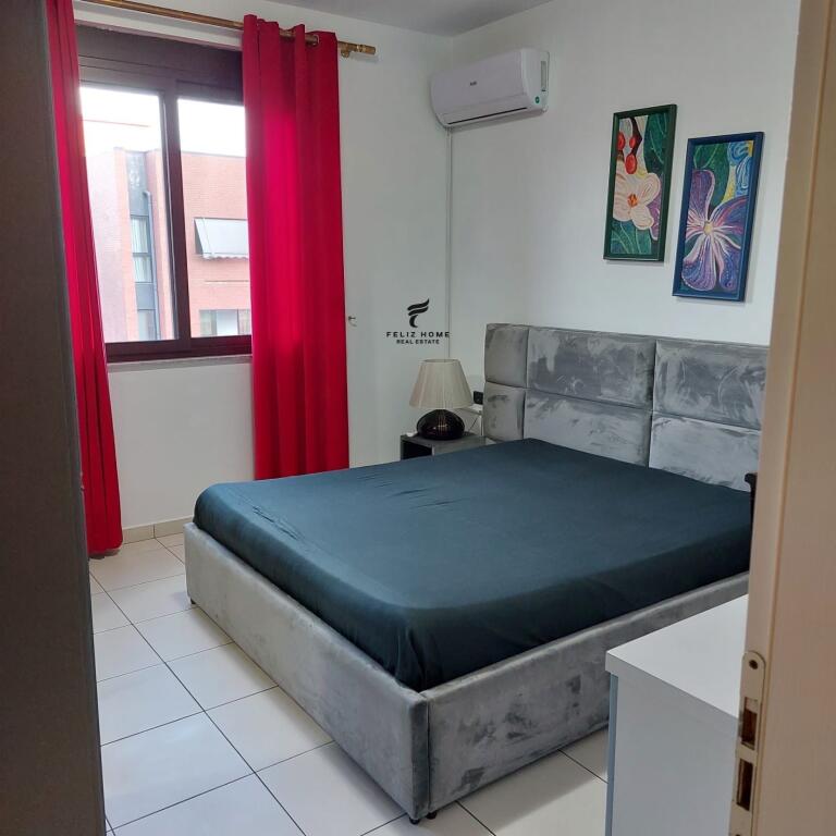 APARTAMENT ME QERA 2+1 ISH STACIONI I TRENIT 60.000 LEKE