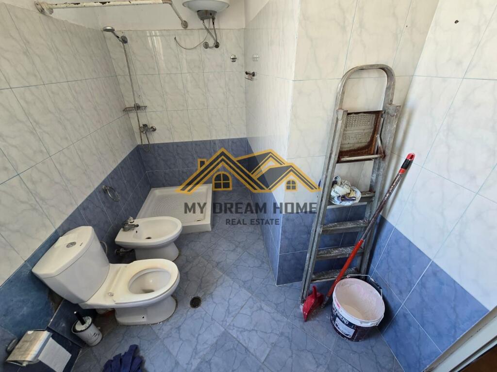 APARTAMENT 2+1 TE DREJTORIA E POLICISE,DURRES PER SHITJE
