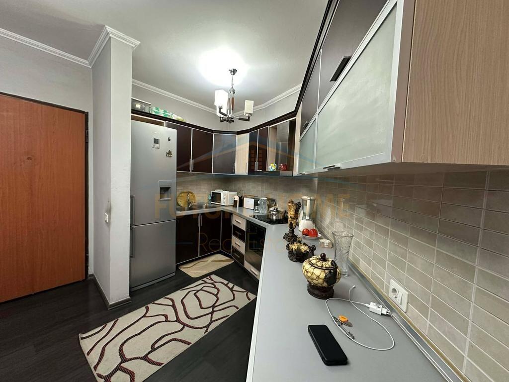 Shitet Apartament 2+1, Unaza e Re