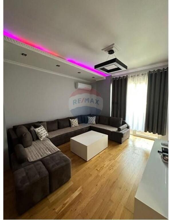 Apartament - Për Qira - Rruga Teodor Keko, Tiranë