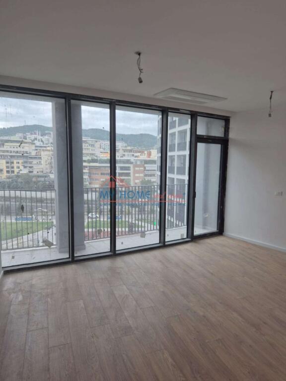 Zyre me qera tek Lake View Residences