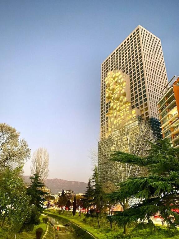 OFFICE SPACE FOR RENT AT DOWNTOWN ONE TOWER