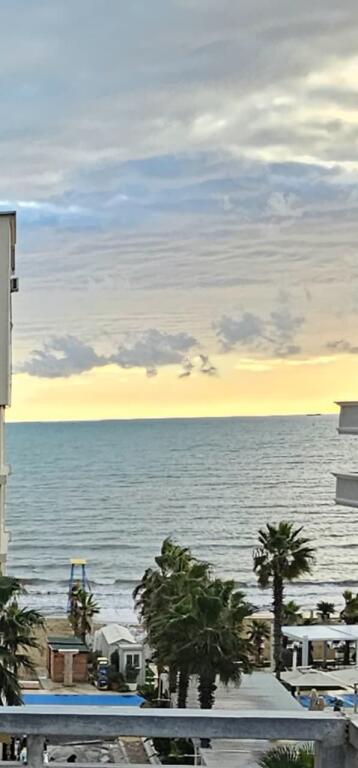 🏡 SHITET APARTAMENT 2+1 PALACE HOTEL PLAZH DURRËS