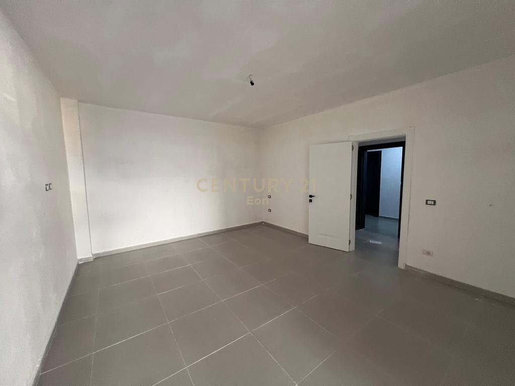 Apartament 1+1 në Shitje në Golem!