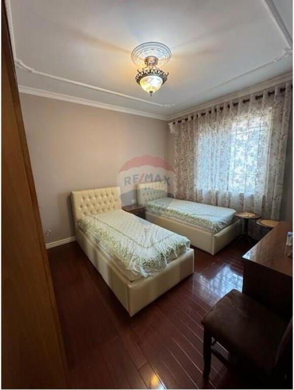 Apartment 2+1+2 for rent in Bllok.
