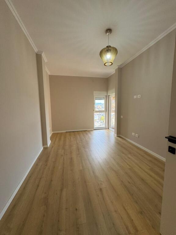 Shitet Apartament 2+1+2bllk