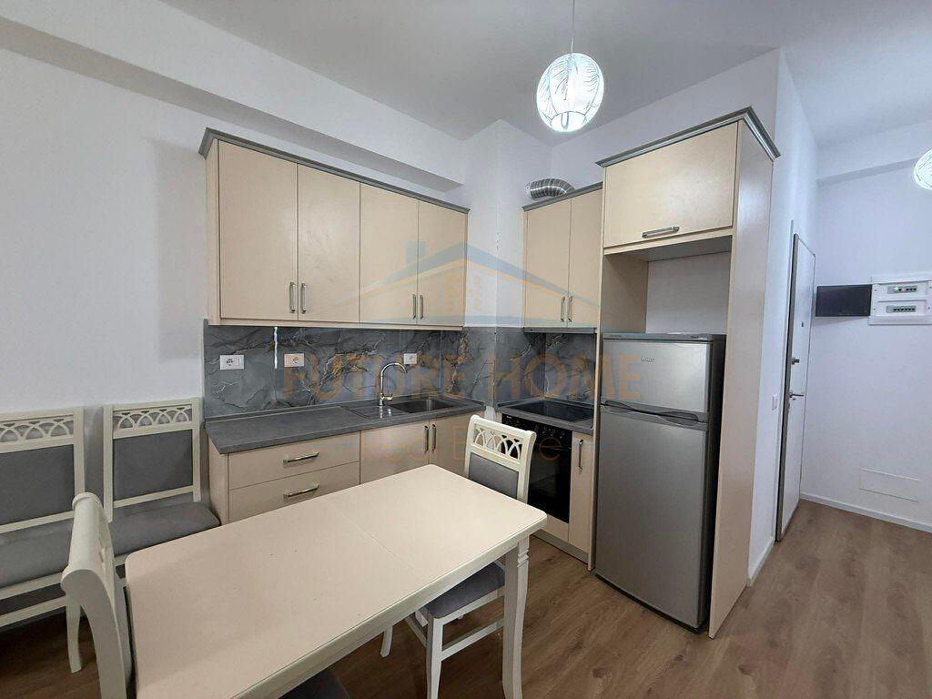 Qera, Apartament 2+1 Rezidenca Kadiu, Ali Demi 500 €,UNA60345