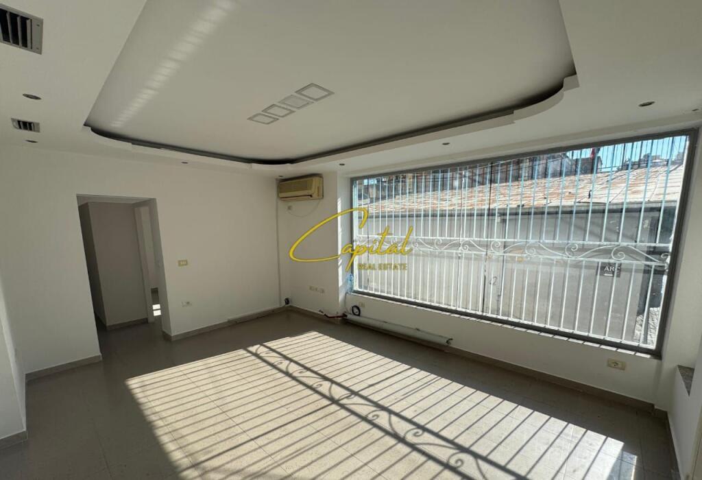 ZYRE ME QERA 100 M2 RRUGA MINE PEZA 800 EURO