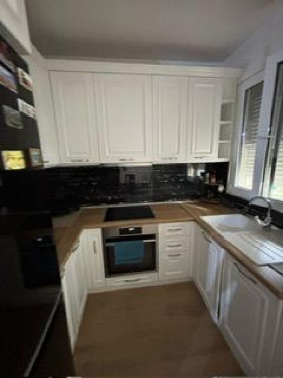 Apartment ne qender te komunes 1+1 me 650€