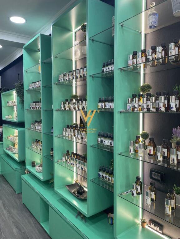 BUSINESS PERFUME FOR SALE IN BLOCK 40,000 EURO
