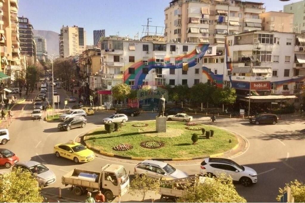 Shop for Rent – Abdyl Frashëri Street, Tirana (Juridical Zone, Bllok)