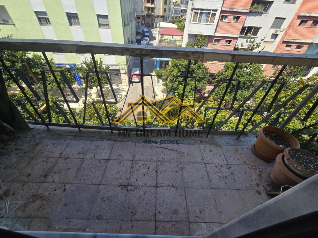 SHITET APARTAMENT 1+1 TEK GJYKATA DURRES