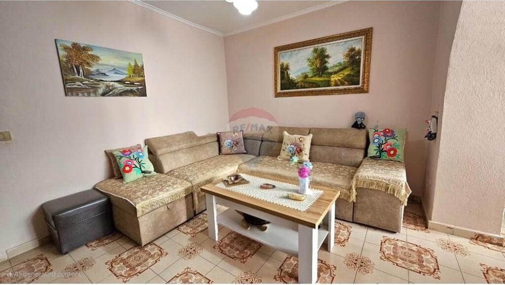 Apartament - Për Shitje - Rruga Sitki Çiço, Tiranë (ID: 530201017-608)