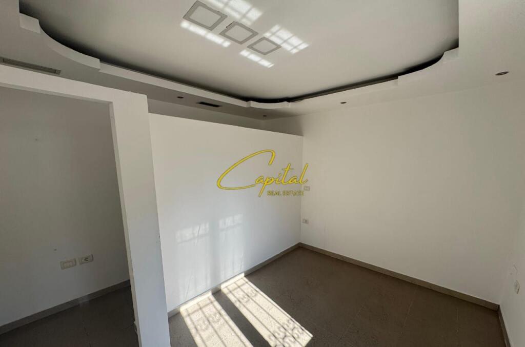 ZYRE ME QERA 100 M2 RRUGA MINE PEZA 800 EURO