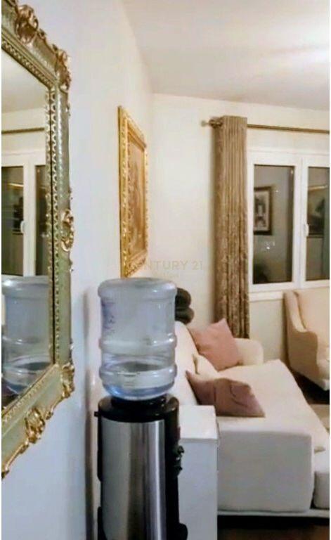 Shitet Apartament 2+1+2