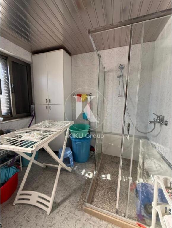 2+1,furnished 4th floor apartment building without elevator,near red school,600 euros