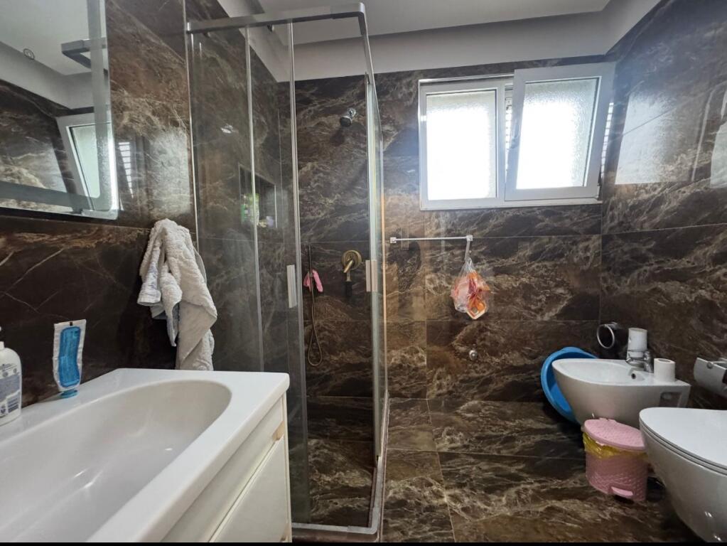 1+1, arredato nel complesso mateo giardino zoologico, 140.000 euro