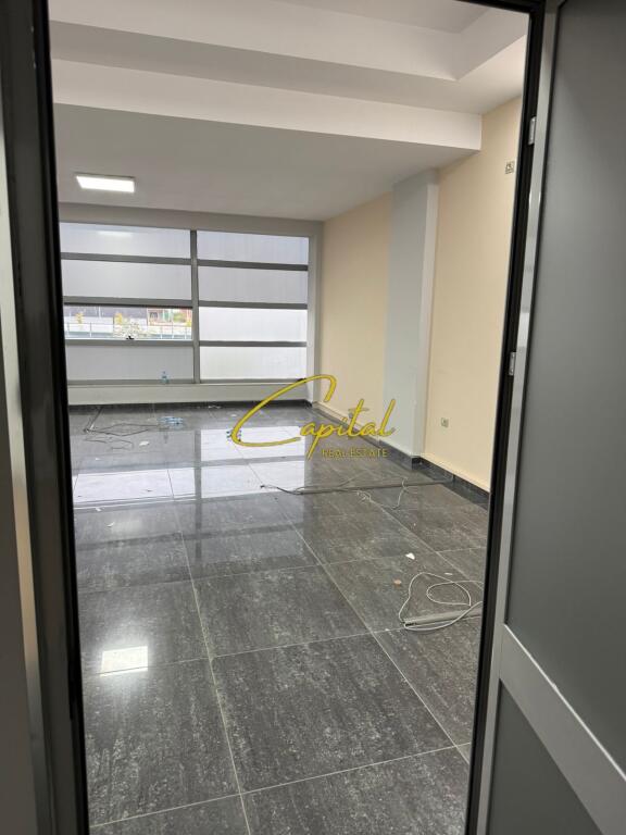 AMBIENT BIZNESI ME QERA 75 M2 ASTIR 60.000 LEKE