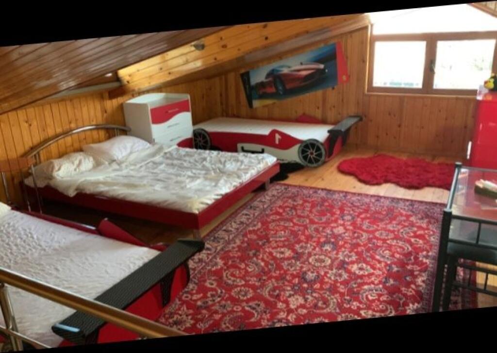 Jepet kat vile me qera,