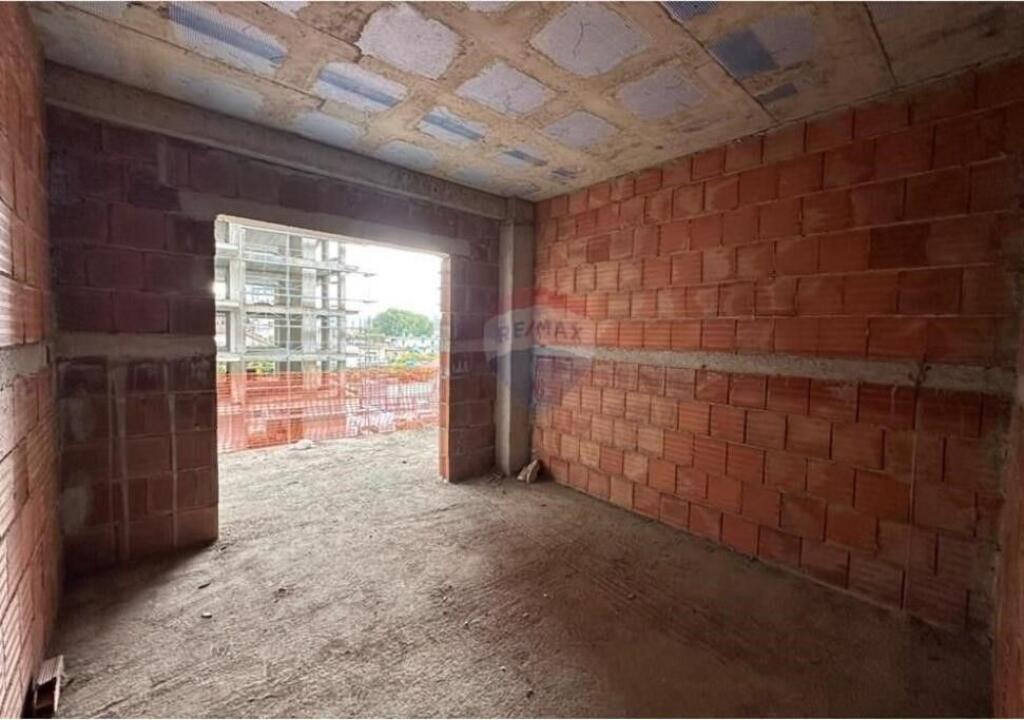 Apartament - Për Shitje - Ish Fusha e Aviacionit, Tiranë (ID: 530191031-717)