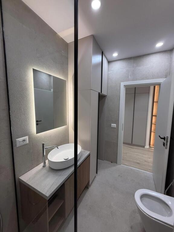 Shitet Apartament 2+1📍21 Dhjetori